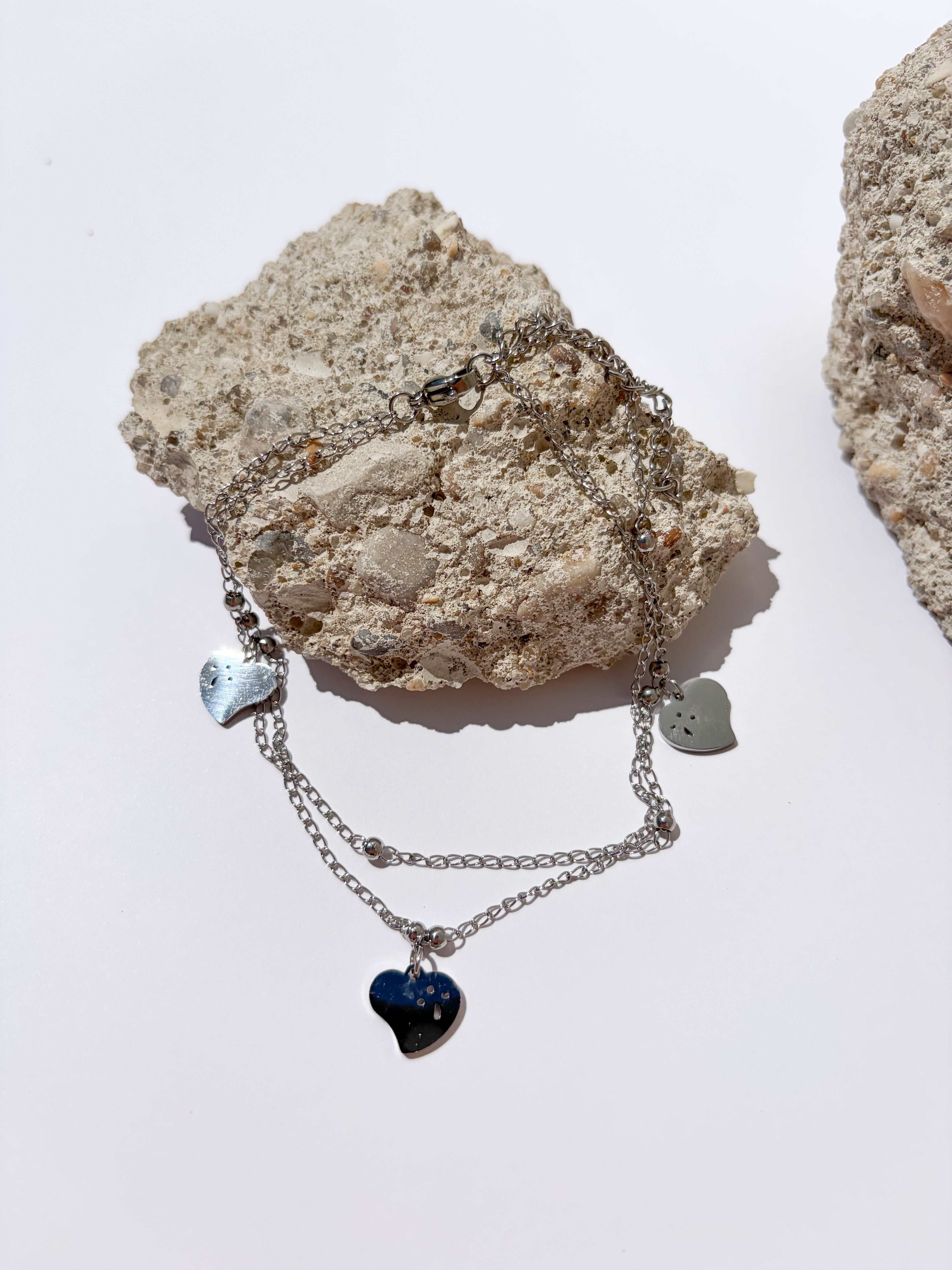 Pulseira para Pé Três Corações em Aço Inoxidável