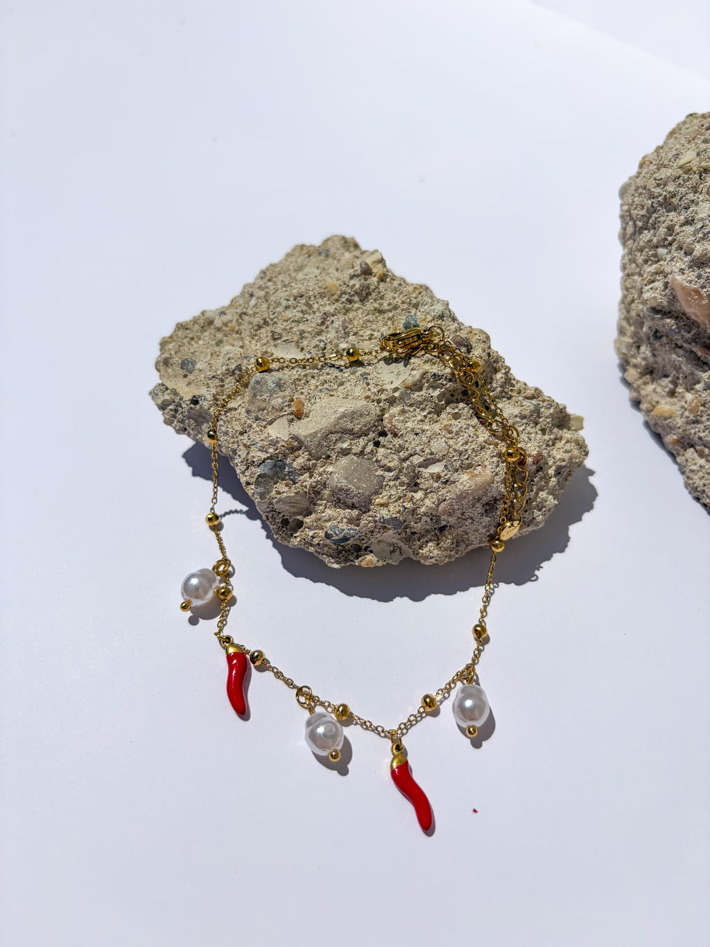 Pulseira para Pé Pérolas Barrocas & Malaguetas em Aço Inoxidável