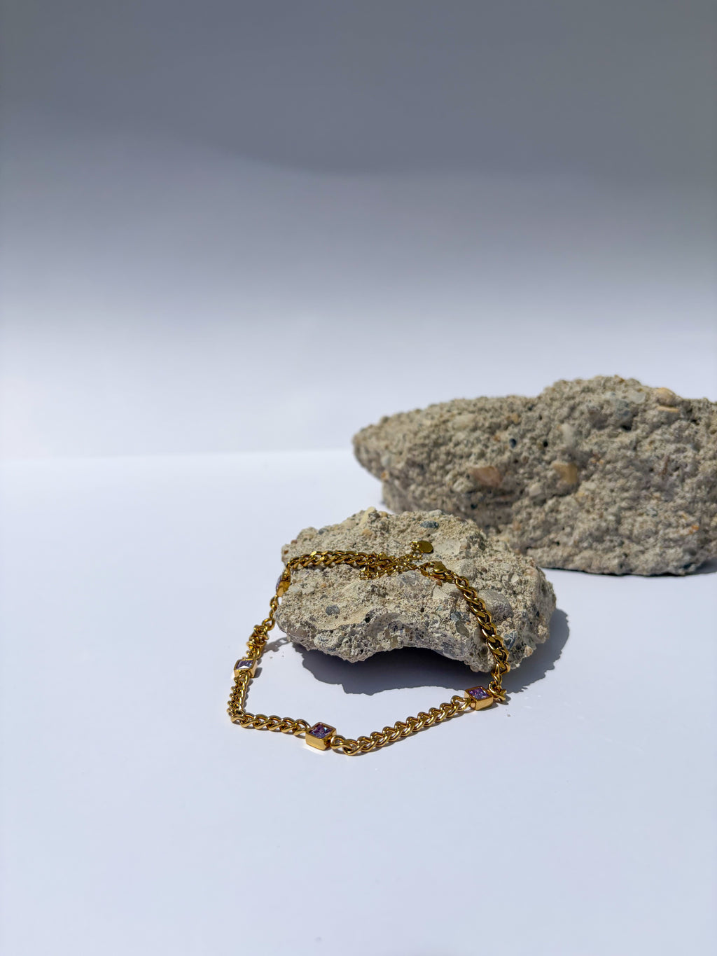 Pulseira para Pé Zircónias Lilás em Aço Inoxidável