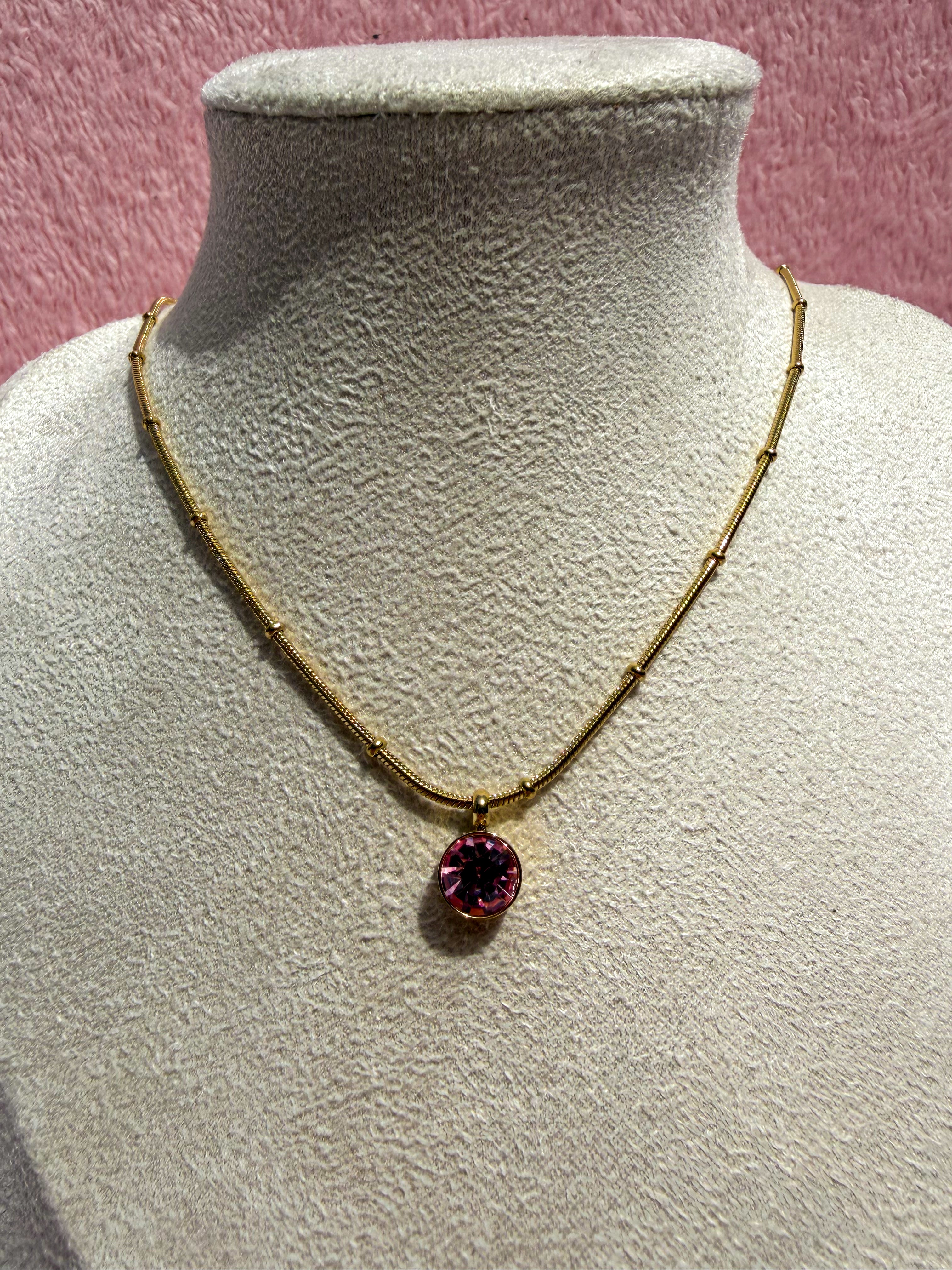 Colar Pedra Roxa Dourado