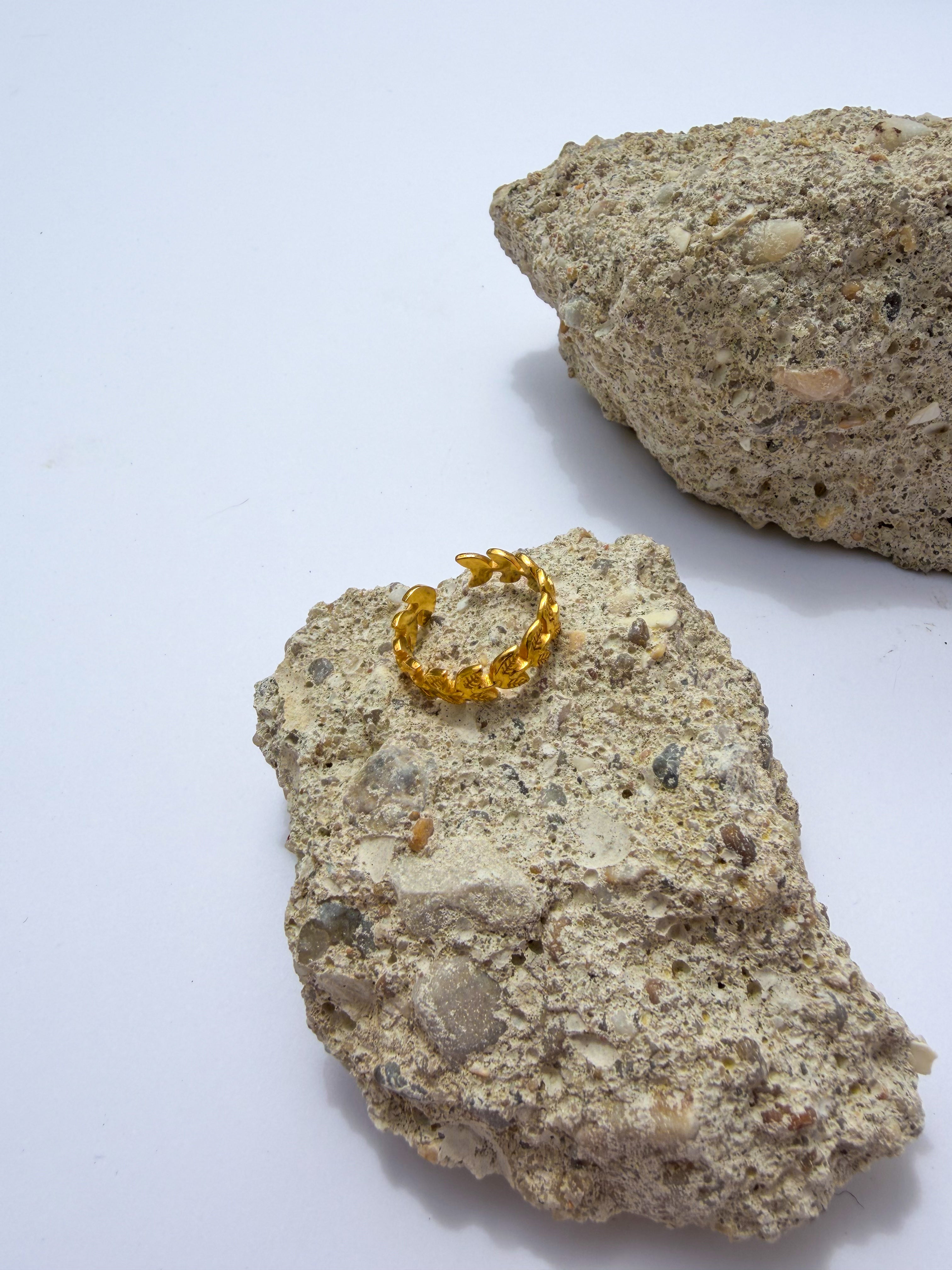 Anel Folhas/Ramos Dourado em Aço Inoxidável
