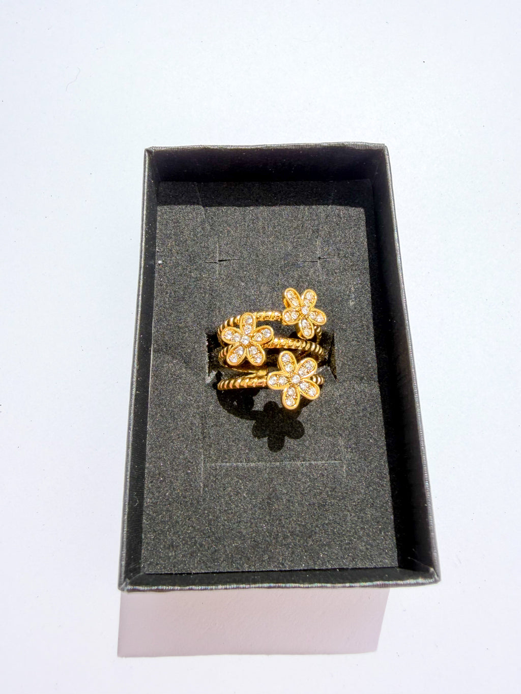 Anel Floral Dourado em Aço Inoxidável