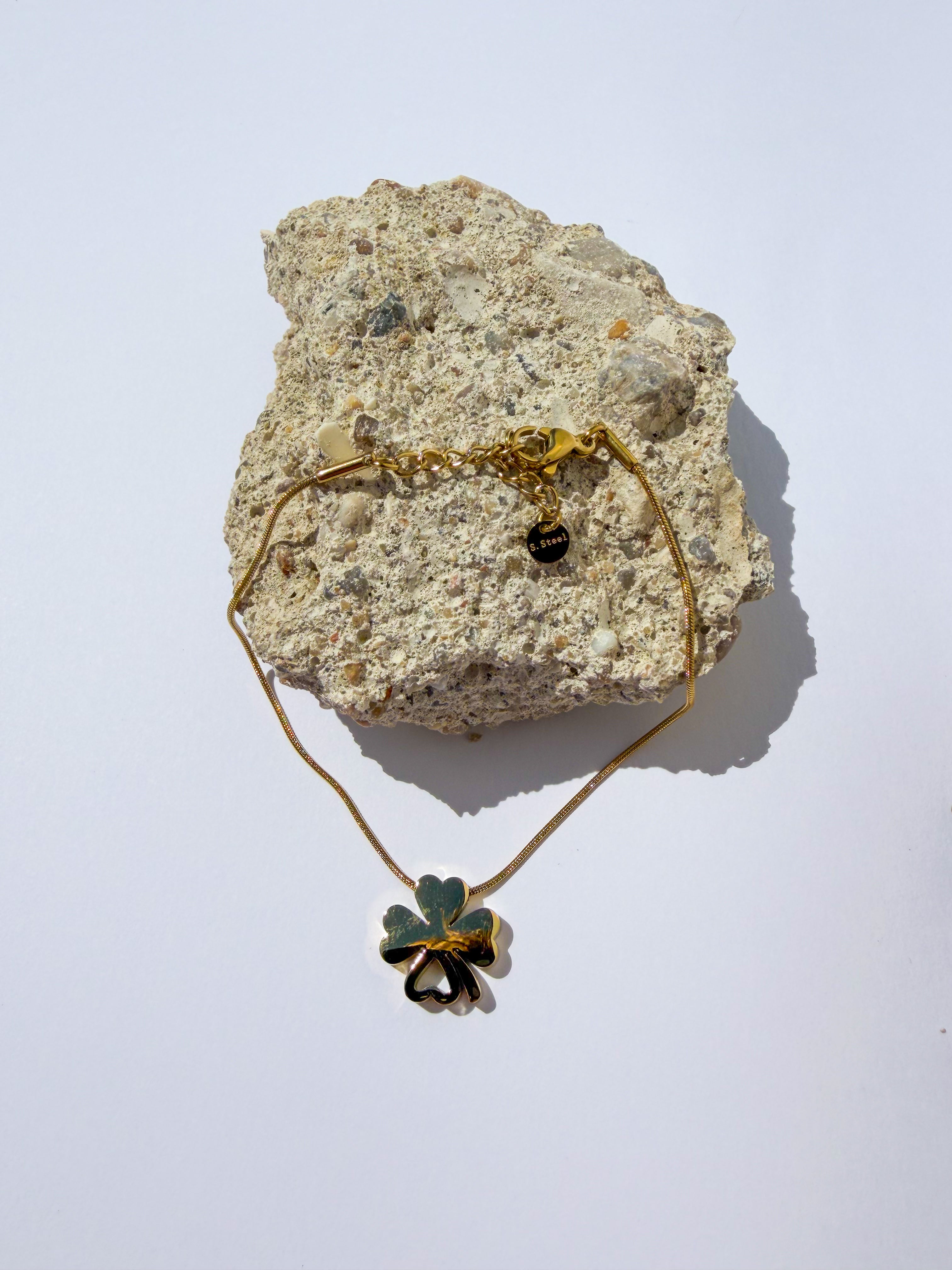 Pulseira Trevo da Sorte em Aço Inoxidável