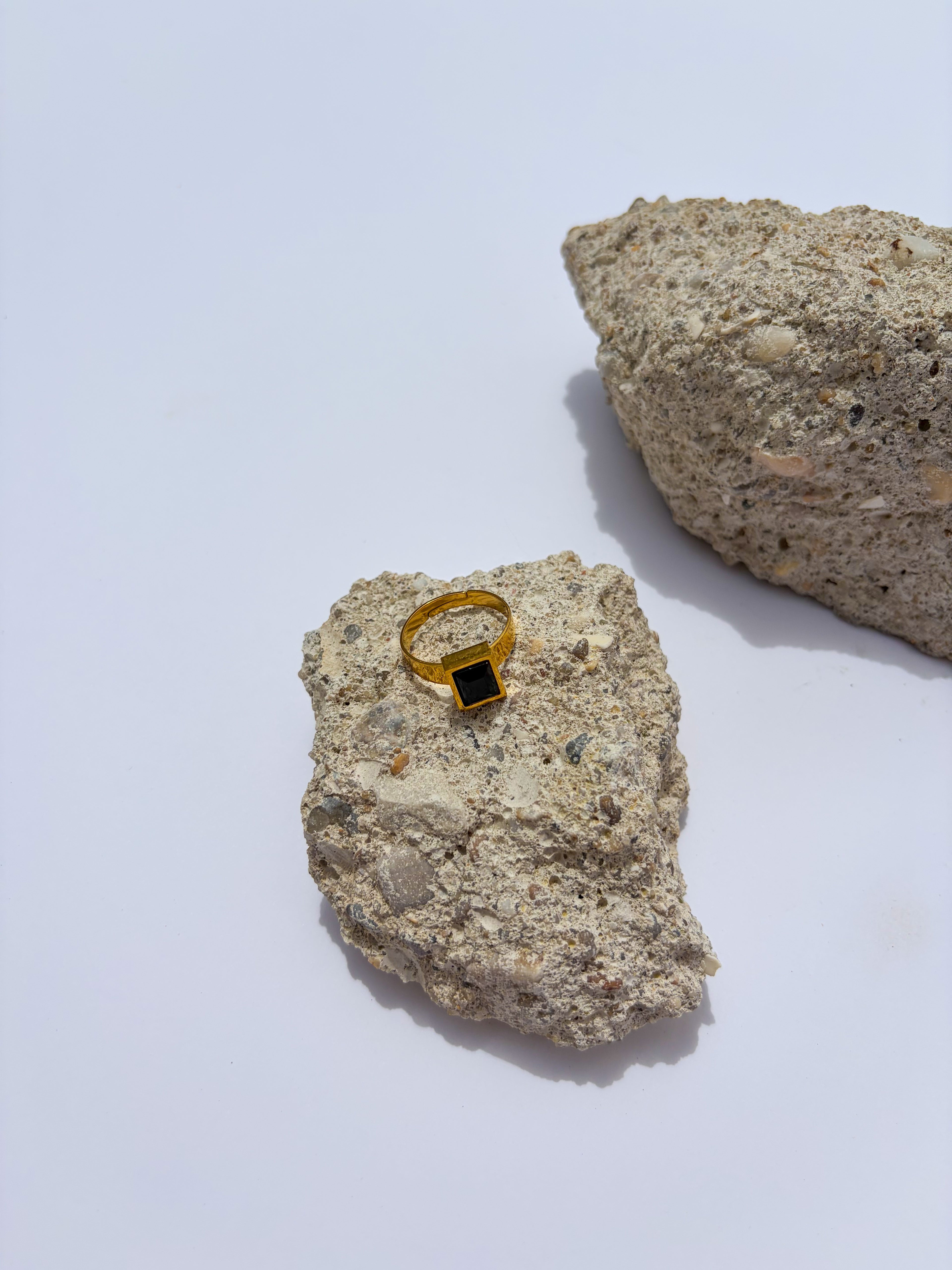Anel Signet Pedra Preta em Aço Inoxidável