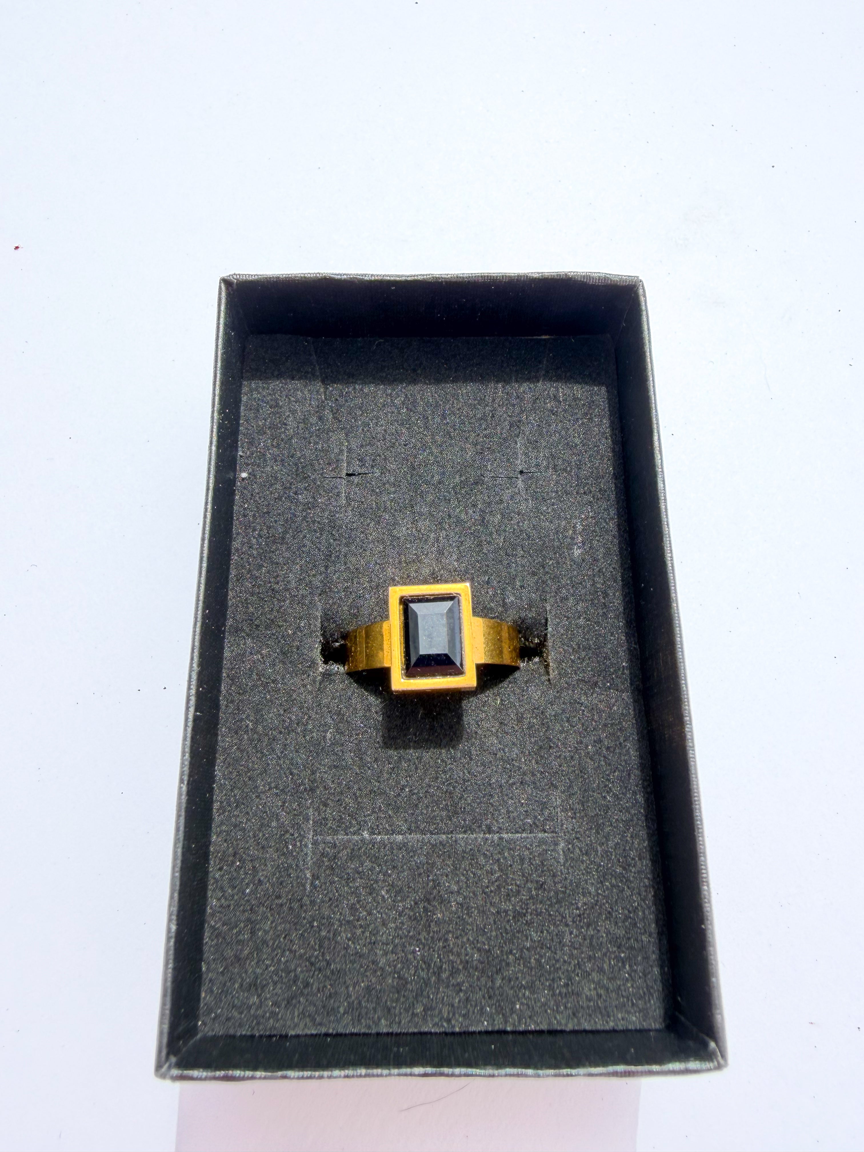 Anel Signet Pedra Preta em Aço Inoxidável